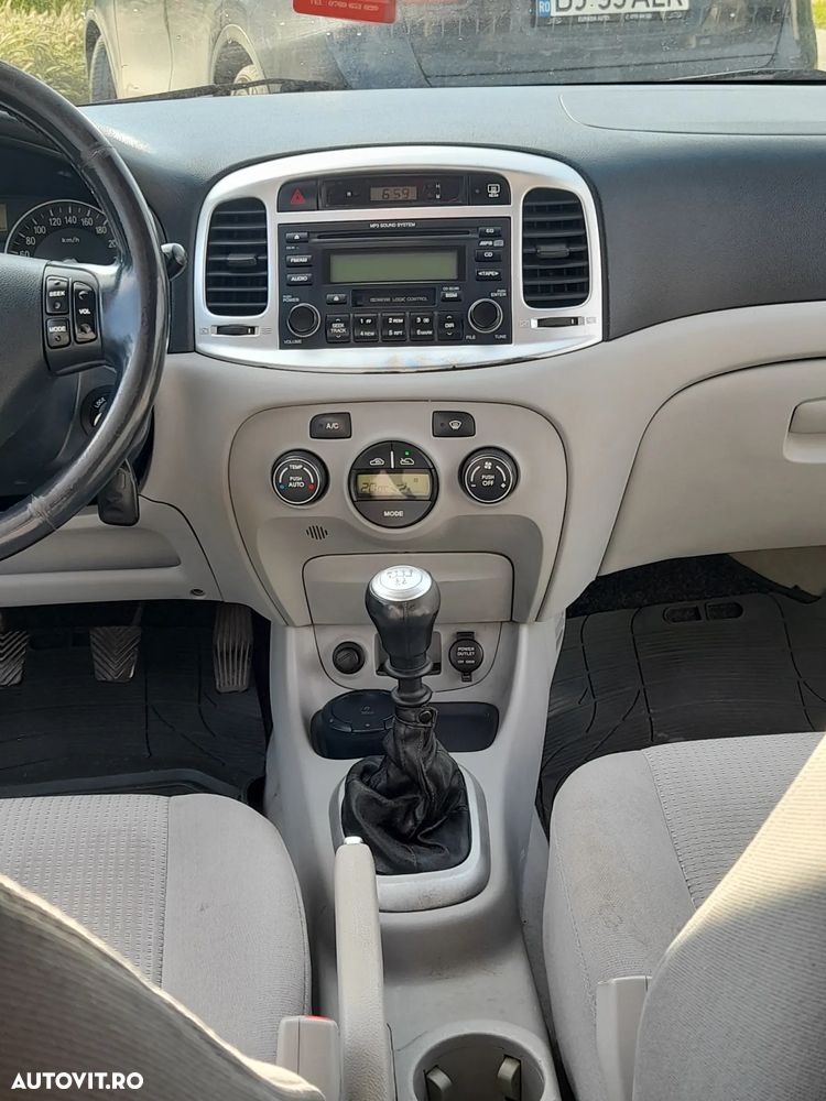 Hyundai Accent MC 1.6 DOHC GLS FULL - 16