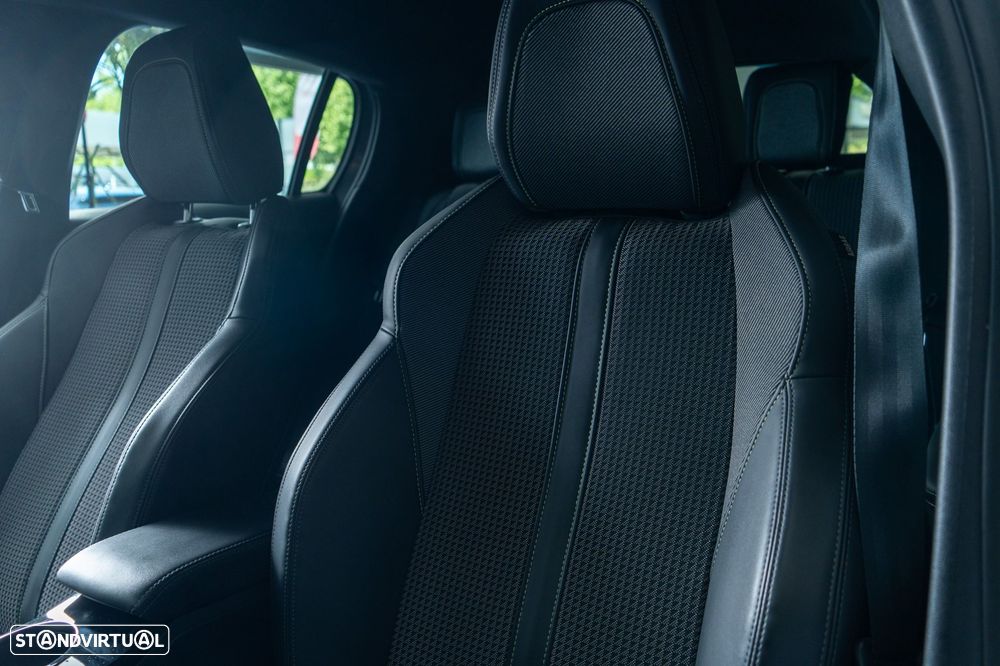 Peugeot 208 1.2 PureTech GT EAT8 - 9