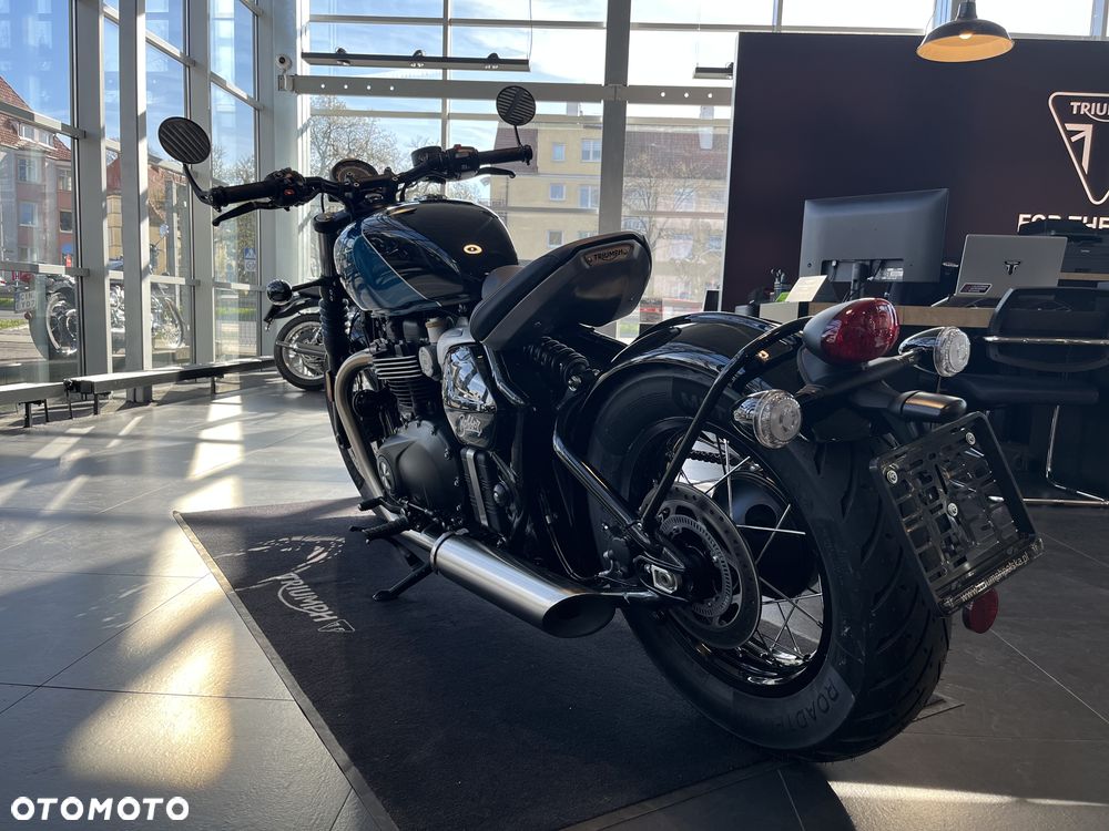 Triumph Bonneville Bobber - 3