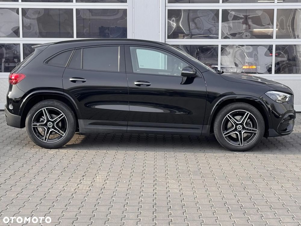 Mercedes-Benz GLA 200 AMG Line - 7