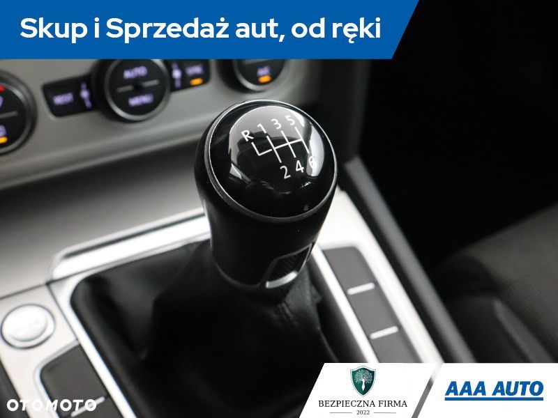 Volkswagen Passat - 15