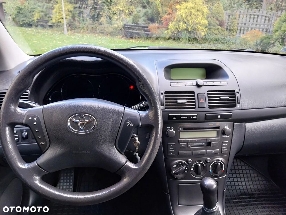 Toyota Avensis 1.6 VVT-i Luna - 10