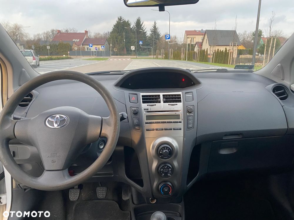 Toyota Yaris 1.0 Terra EU5 - 13