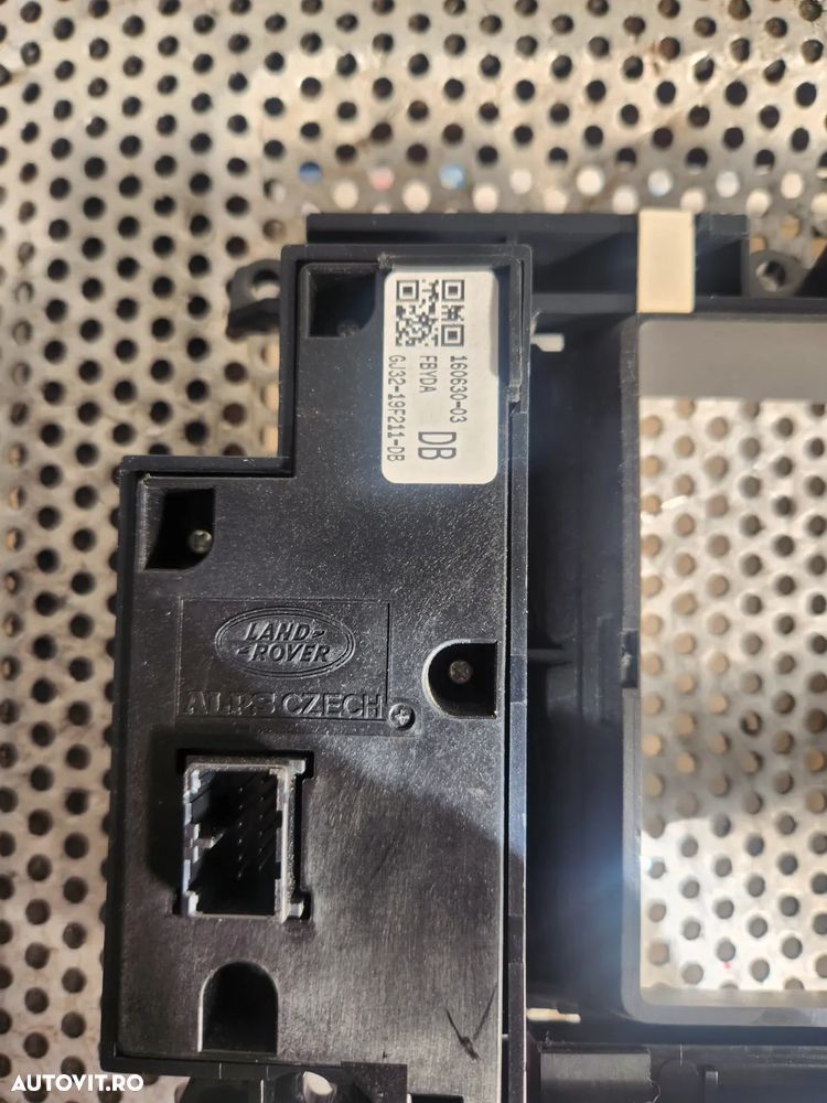 Rama Consola Butoane Navigatie Media Range Rover Evoque An 2012-2013-2014-2015-2016-2017-2018-2019 Dezmembrez Range Rover Evoque Facelift An 2015-2016-2017-2018-2019 2.0 D Automat 4x4 Volan Stanga - Dezmembrari Arad - 6