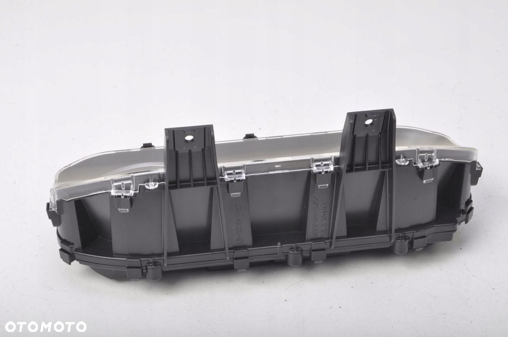 DEFENDER L663 3.0 D LICZNIK ZEGARY 21R ANGLIK - 7