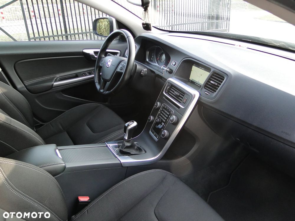 Volvo V60 D3 Summum - 9