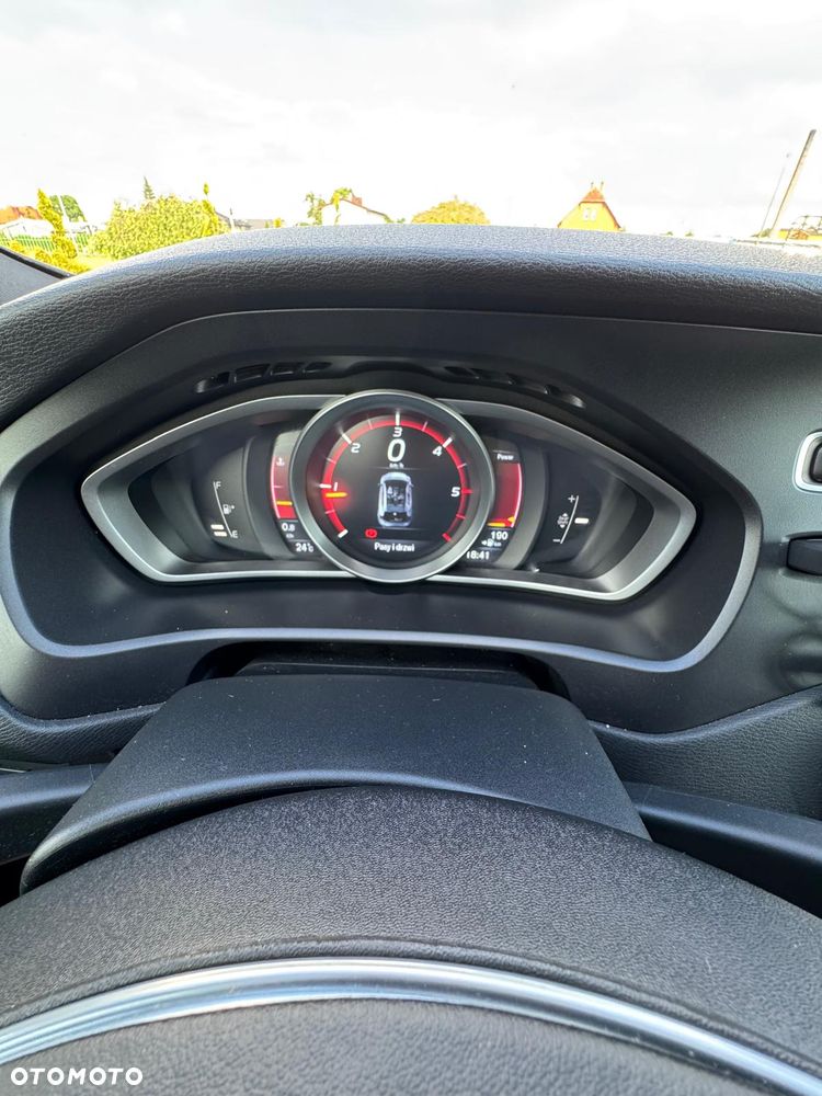 Volvo V40 D3 Drive-E R-Design Kinetic - 15