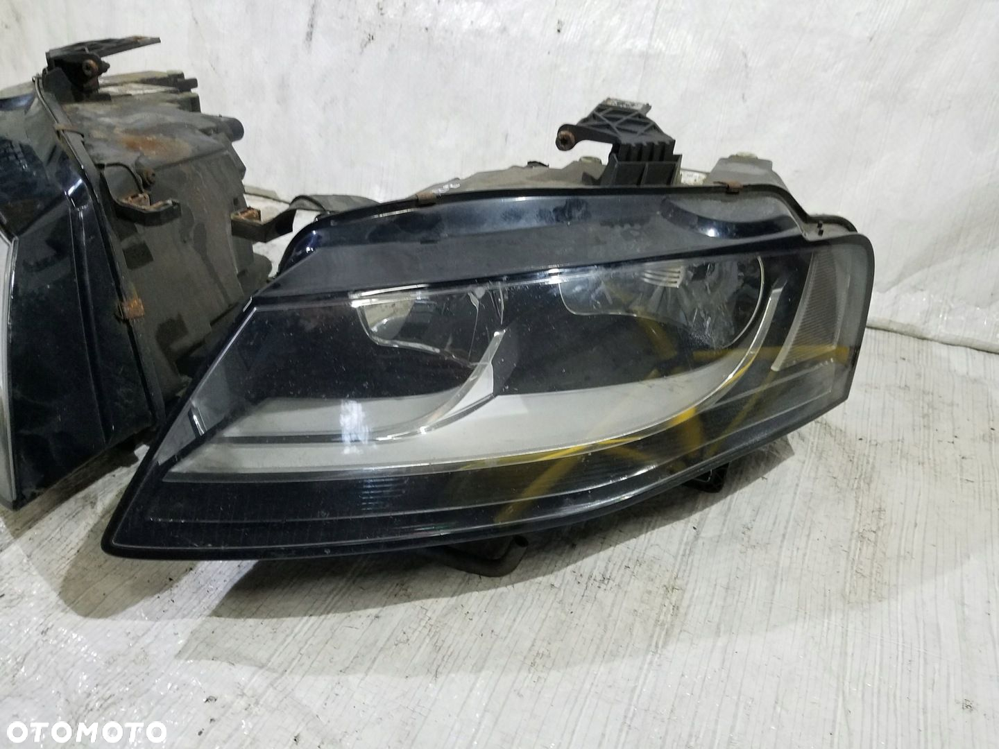 LAMPA PRZÓD LEWA AUDI A4 B8 - 2