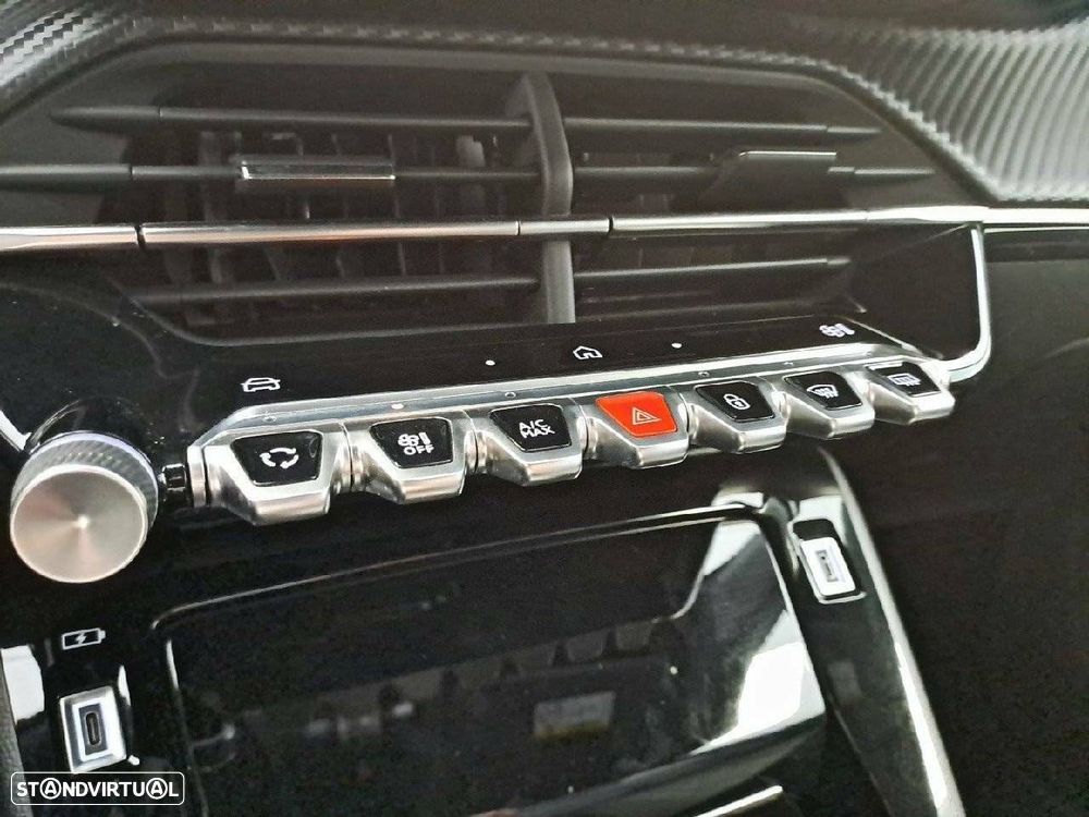 Peugeot 2008 1.2 Hybrid Allure e-DCS6 - 22