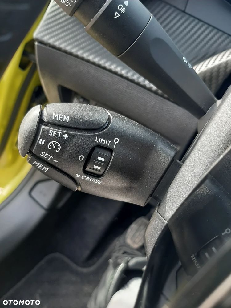 Peugeot 208 1.2 PureTech Allure S&S - 21