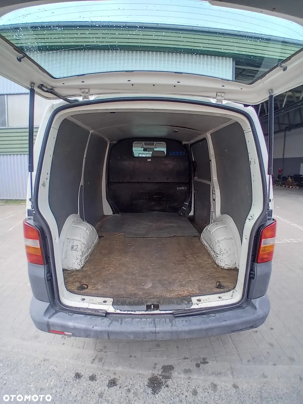 Volkswagen Transporter T5 TDI L1H1 - 18