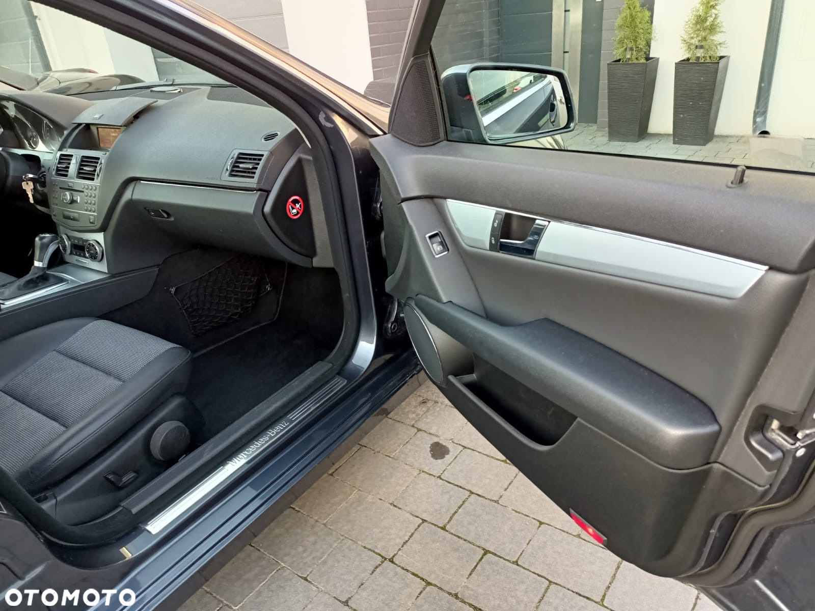 Mercedes-Benz Klasa C 180 BlueEFFICIENCY 7G-TRONIC Avantgarde - 13