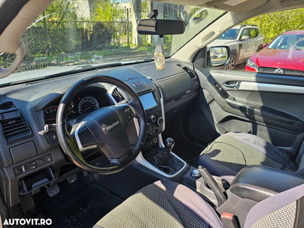 Isuzu D-Max 4x4 Double Cab Custom - 8