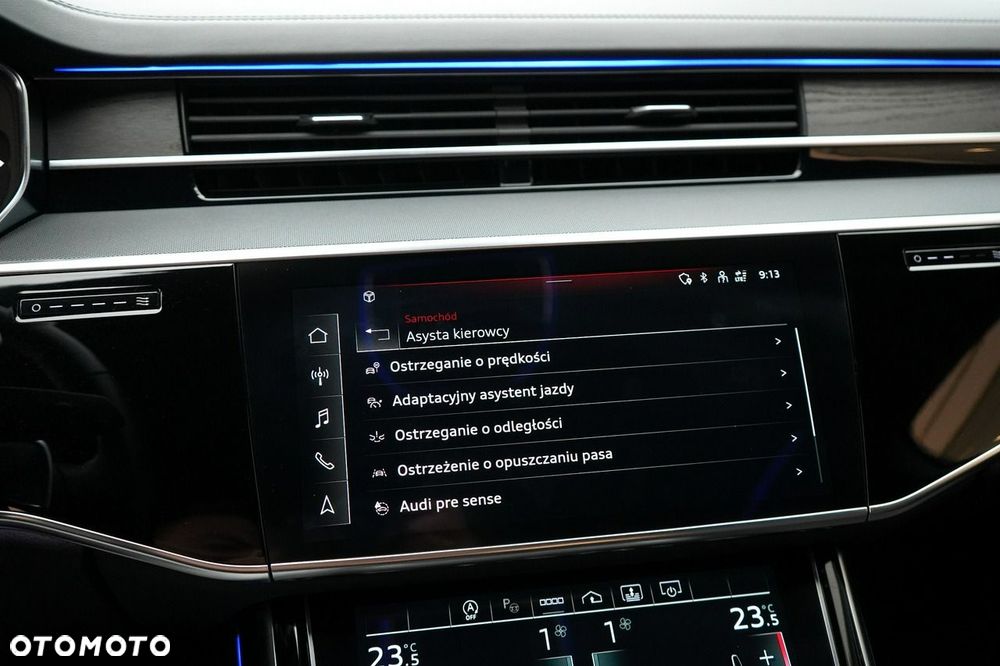Audi A8 - 40