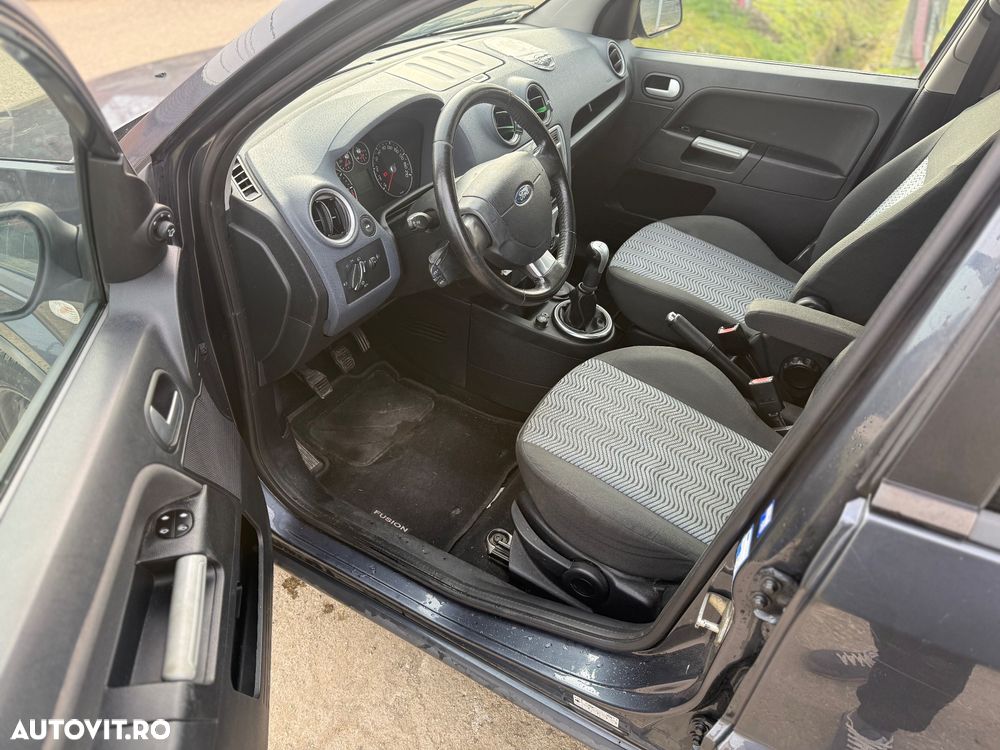 Ford Fusion 1.4 Ambiente - 8