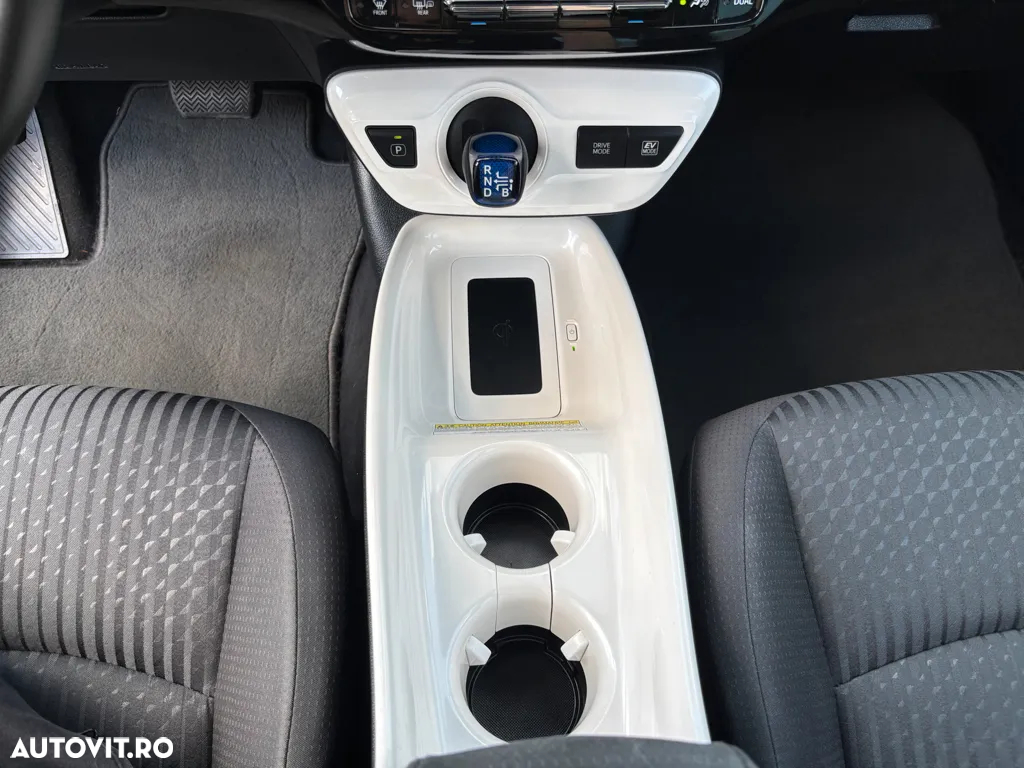 Toyota Prius Hybrid Executive - 20