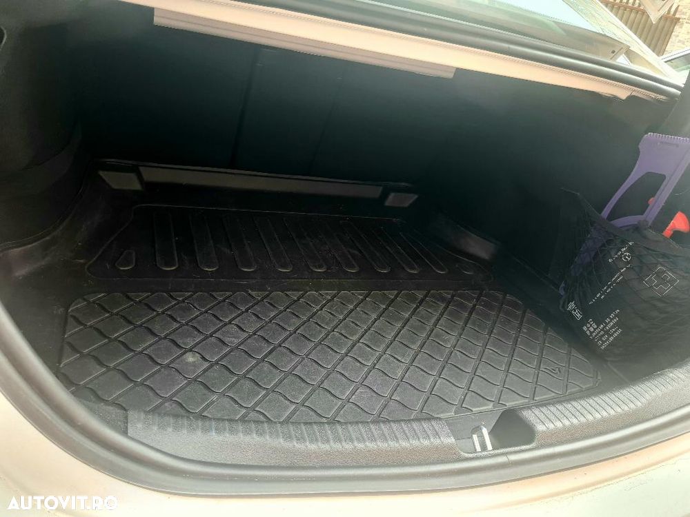 Mercedes-Benz C 200 4Matic 9G-TRONIC Avantgarde - 16