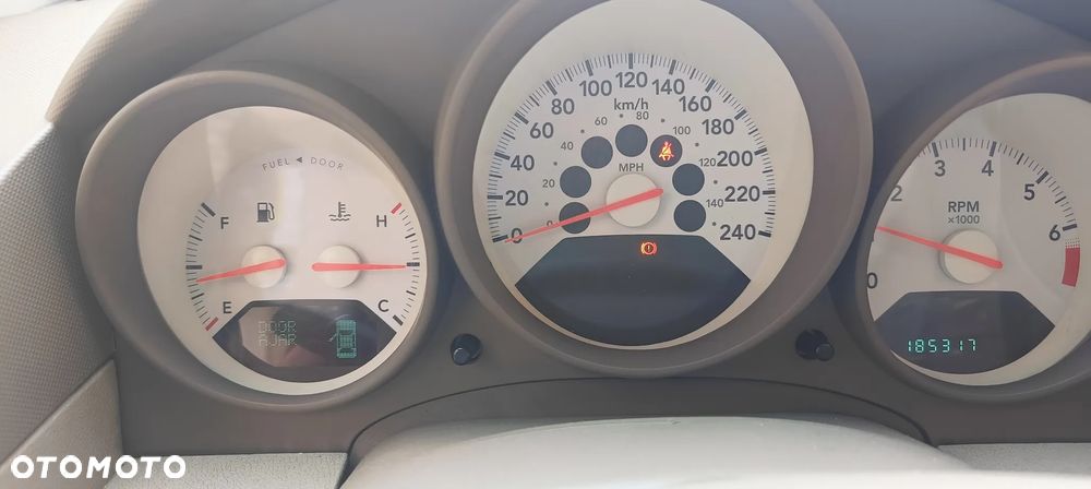 Dodge Caliber 1.8 SE - 23