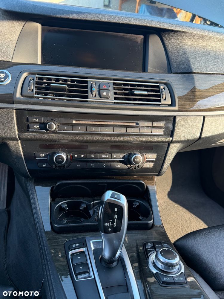 BMW Seria 5 525d - 15