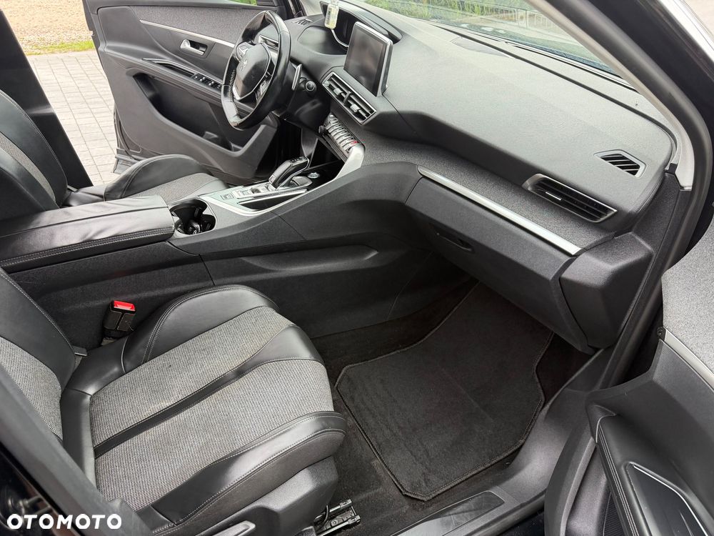 Peugeot 5008 1.6 BlueHDi Style 7os - 23