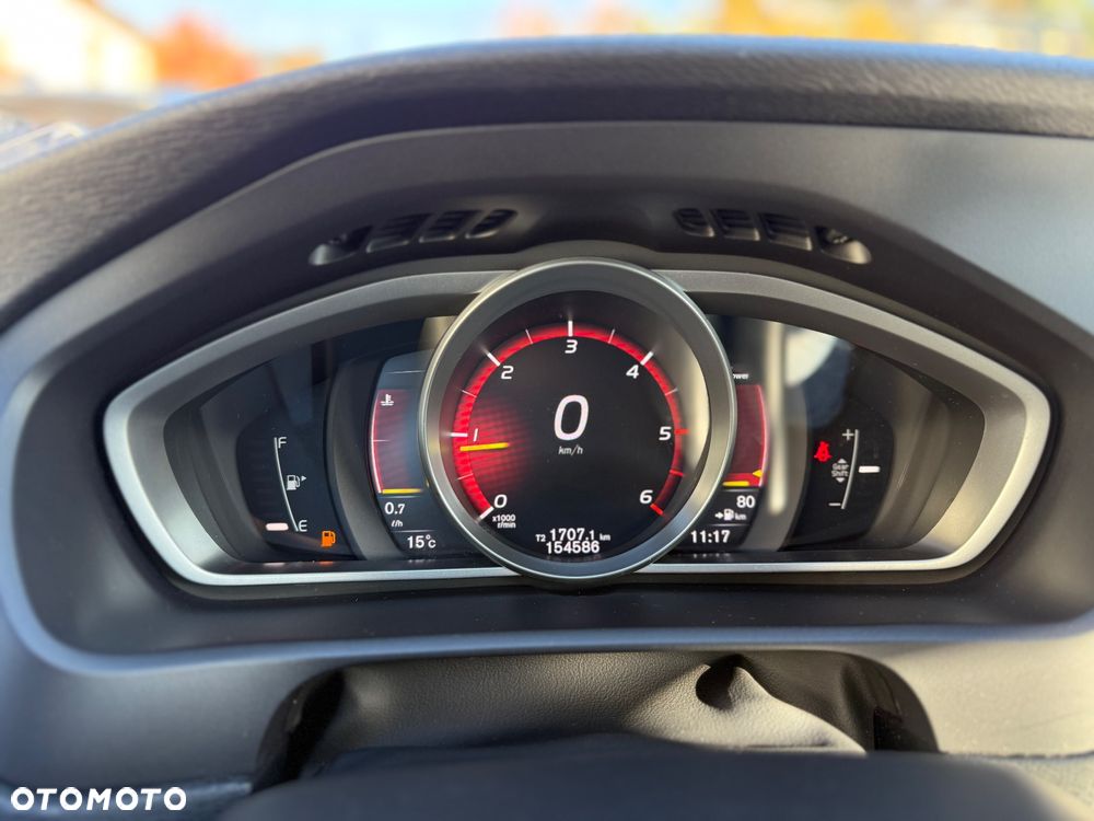 Volvo V40 D3 Drive-E R-Design Momentum - 25