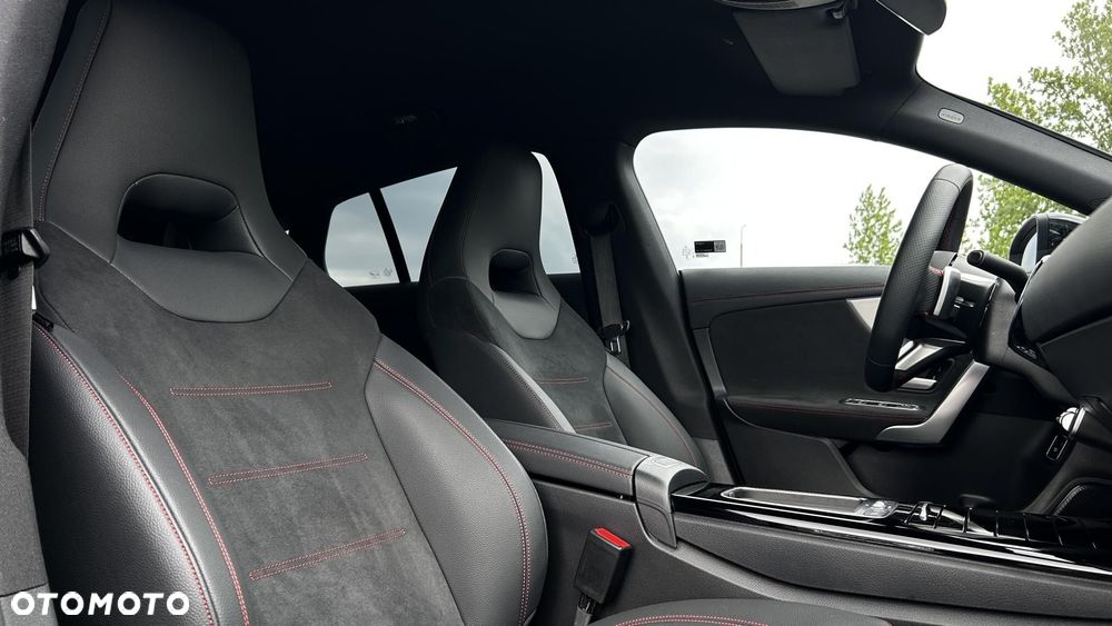 Mercedes-Benz CLA 200 mHEV AMG Line 7G-DCT - 23