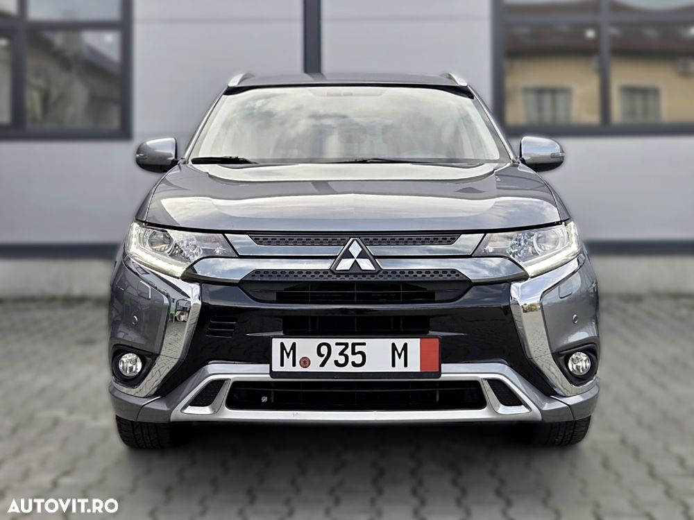 Mitsubishi Outlander - 24