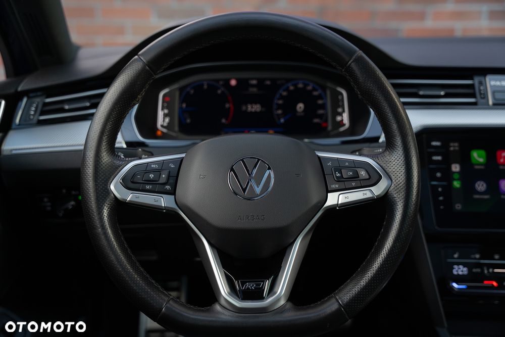 Volkswagen Passat 2.0 TDI SCR Highline - 30