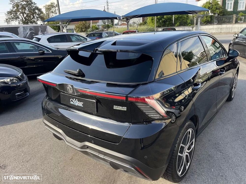 MG MG4 64 kWh Luxury - 52