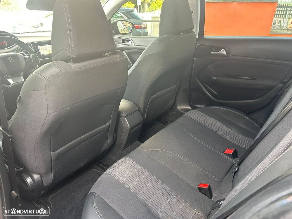 Peugeot 308 1.5 BlueHDi Allure Pack EAT8 - 37