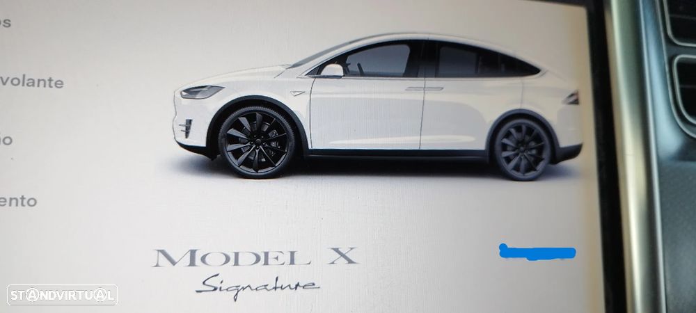 Tesla Model X - 10