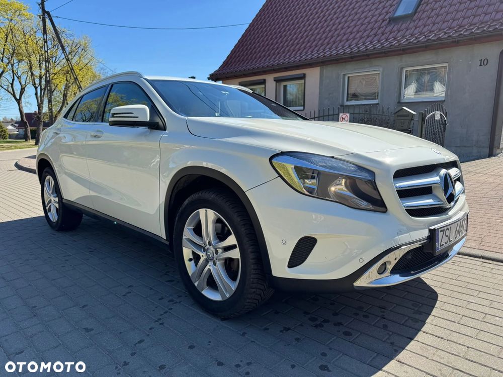 Mercedes-Benz GLA 250 4Matic 7G-DCT Edition 1 - 2