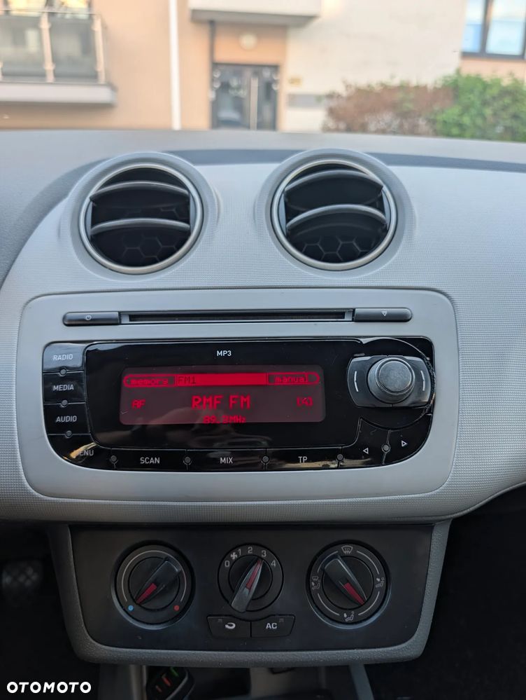 Seat Ibiza 1.2 12V Style - 28