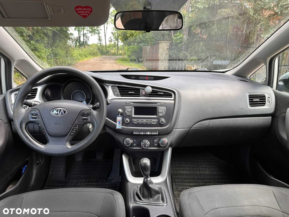 Kia Ceed - 8