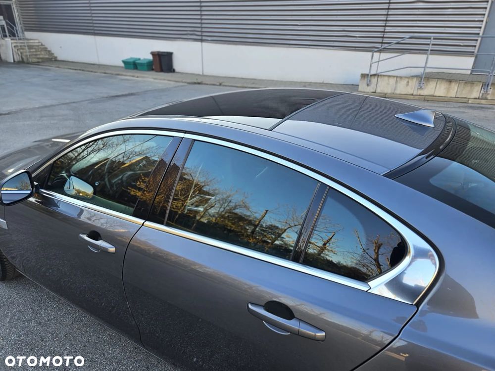 Jaguar XE 2.0 D Prestige - 6