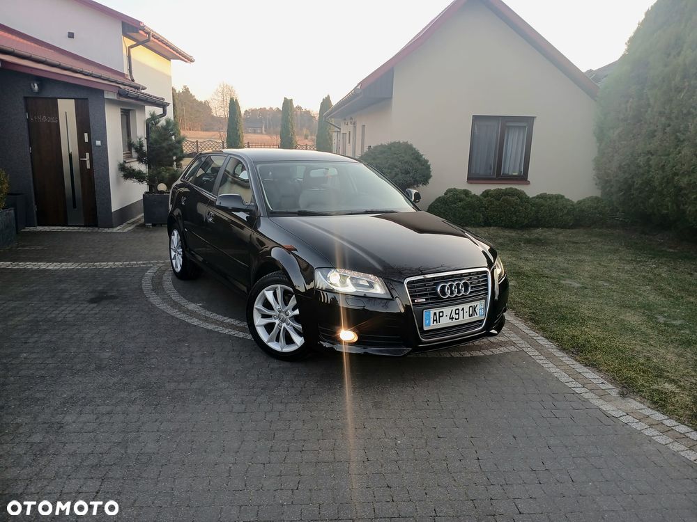 Audi A3 Sportback 1.6 TDI DPF S tronic S line Sportpaket - 3