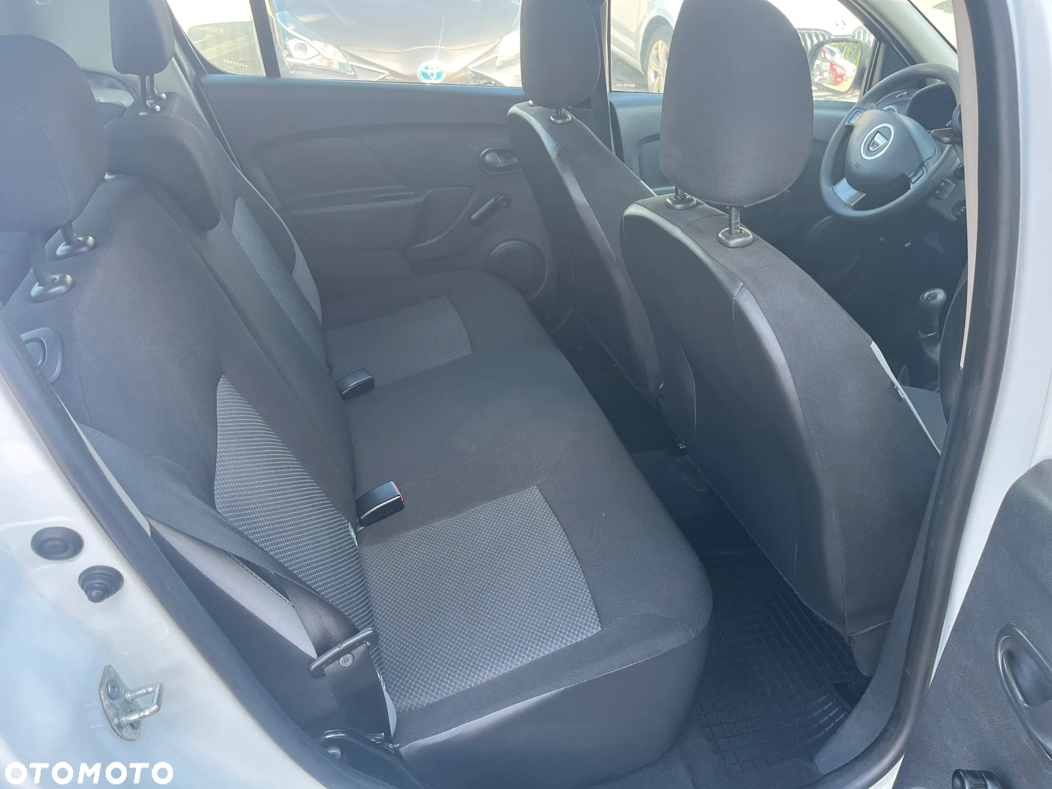 Dacia Sandero 1.2 16V 75 Ambiance - 12
