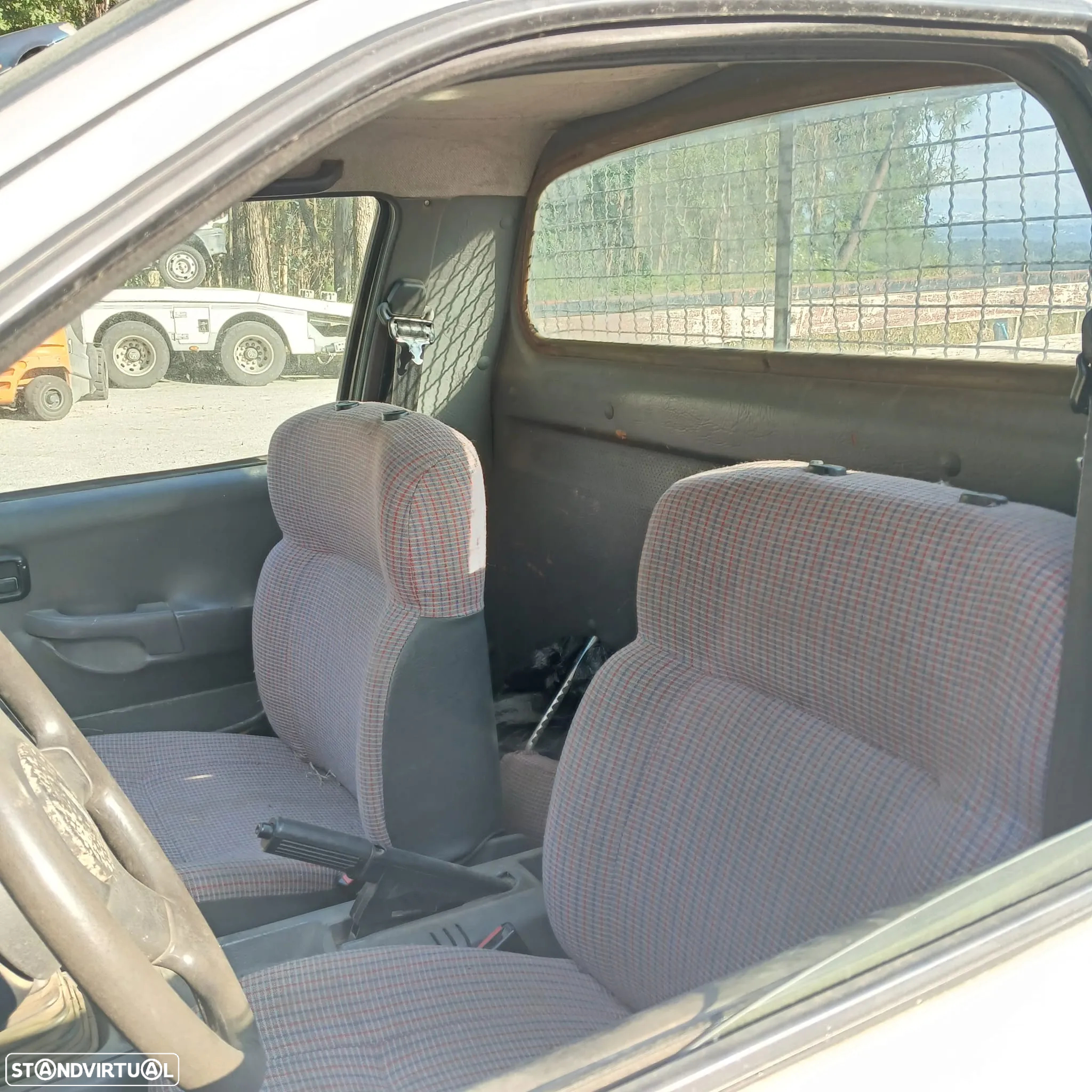 Ford P100 II 1.8 TD de 1992 -  Peças Usadas (9961) - 8