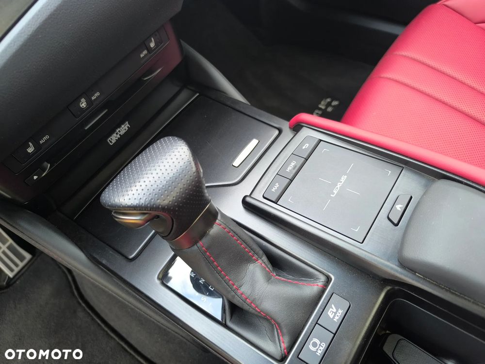 Lexus ES 300h F Sport Edition - 19