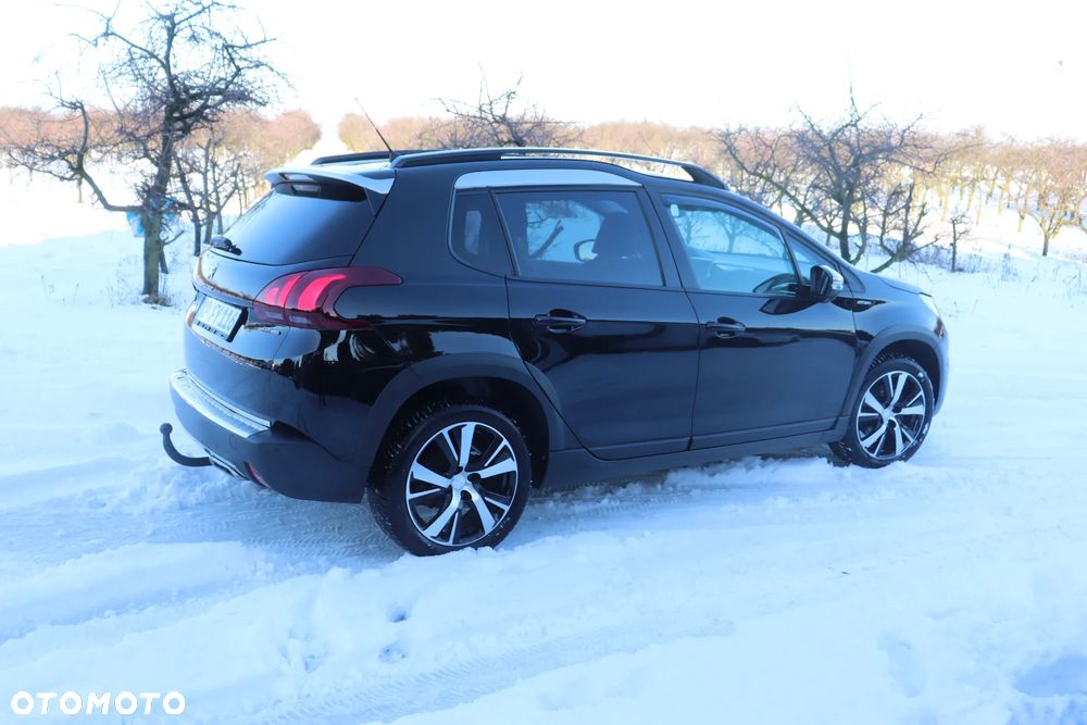 Peugeot 2008 PureTech 130 EAT8 GT Exclusive - 23