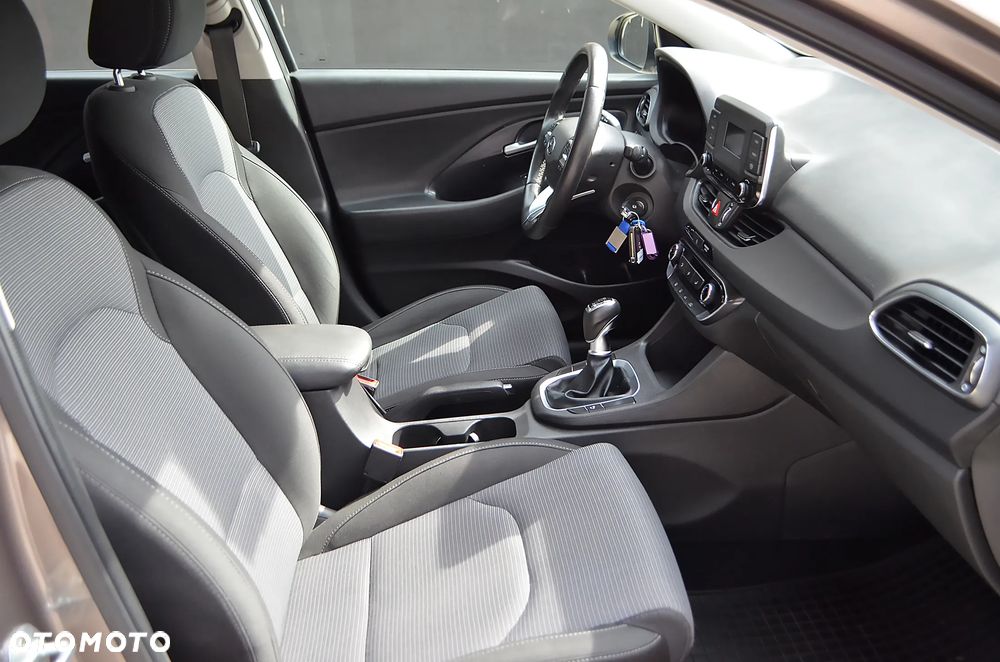 Hyundai i30 1.5 DPI Modern - 12