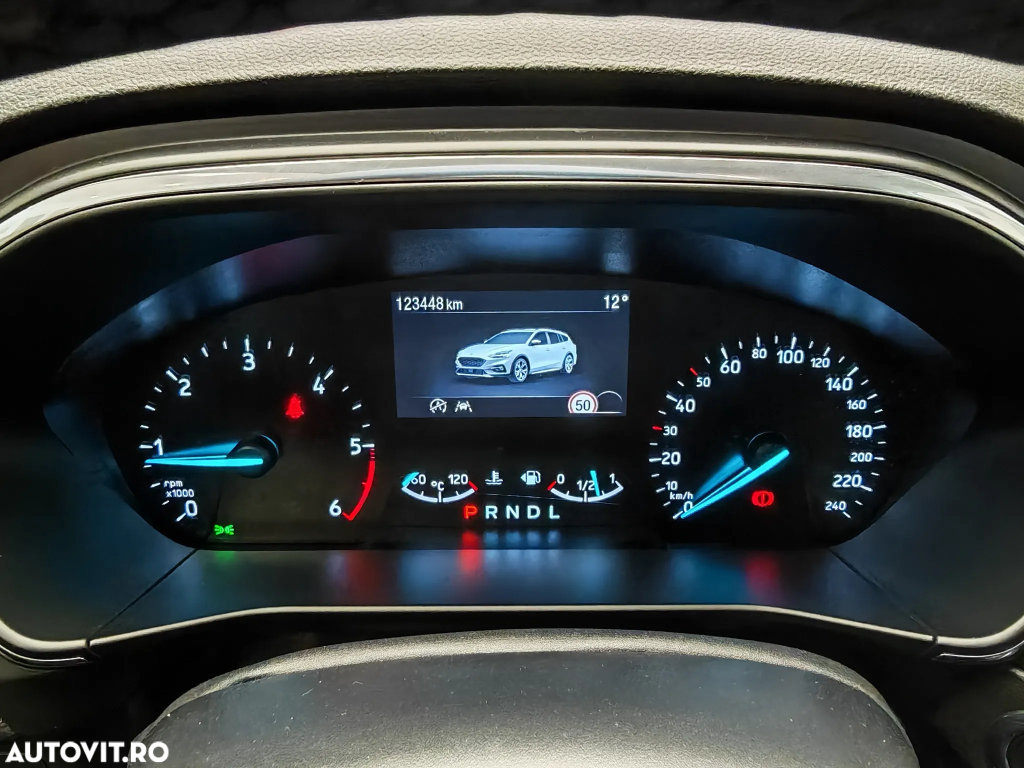 Ford Focus 2.0 EcoBlue Active - 37