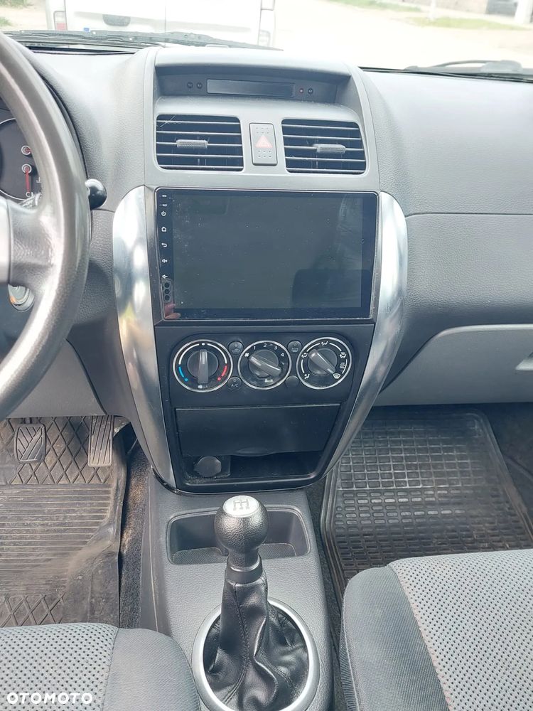 Suzuki SX4 1.6 GLX / Comfort - 9