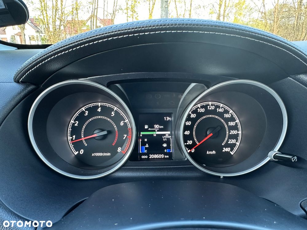 Mitsubishi Outlander 2.0 2WD Invite - 28