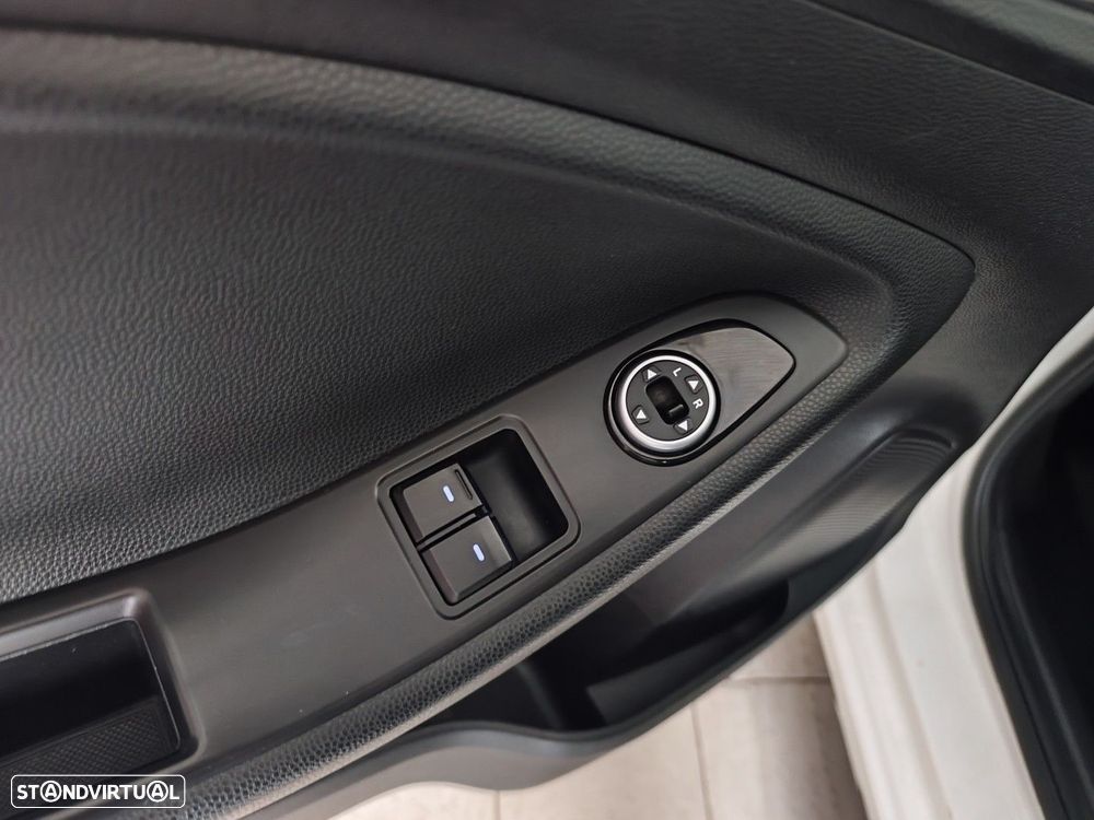 Hyundai i20 1.1 CRDi Blue Access+Bluetooth+Comandos no Volante - 16