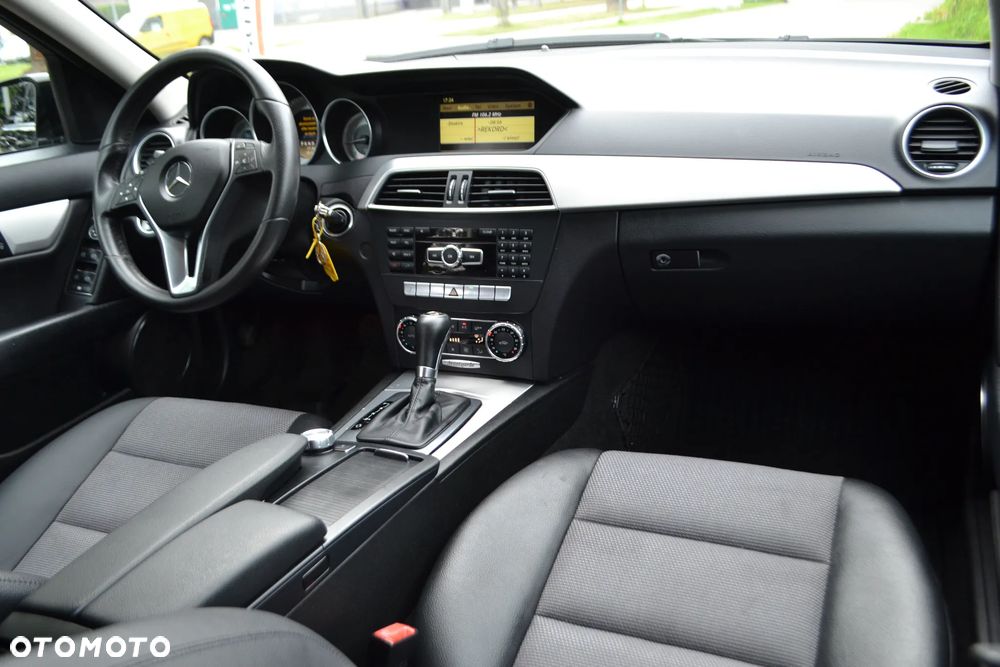 Mercedes-Benz Klasa C 220 CDI 7G-TRONIC Avantgarde Edition - 18