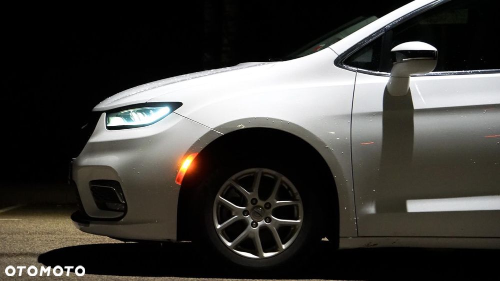 Chrysler Pacifica - 3