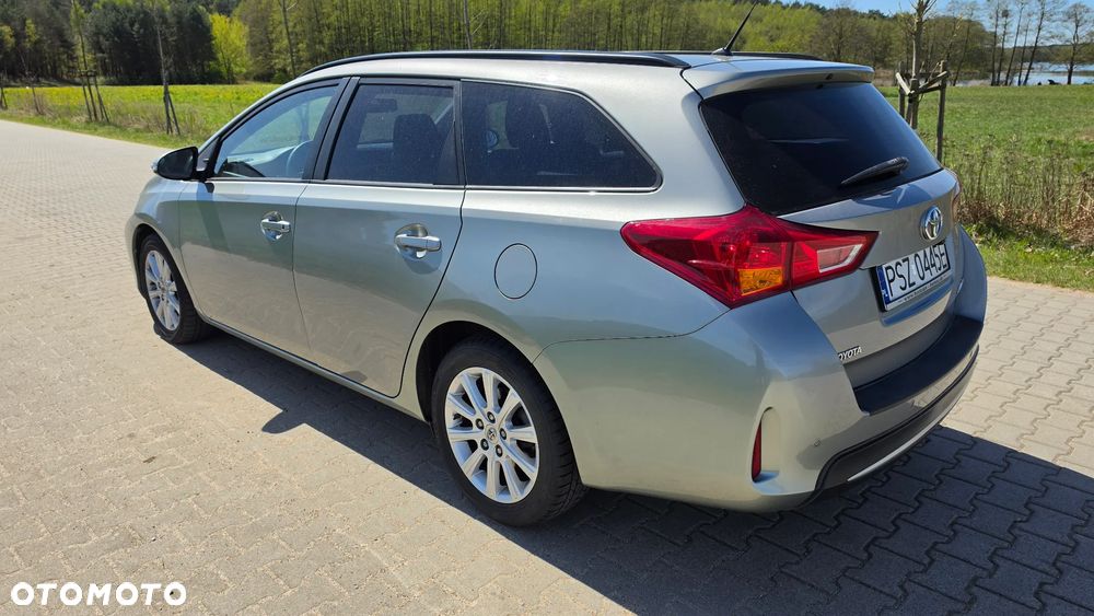Toyota Auris 1.33 Dual-VVT-i Cool - 3