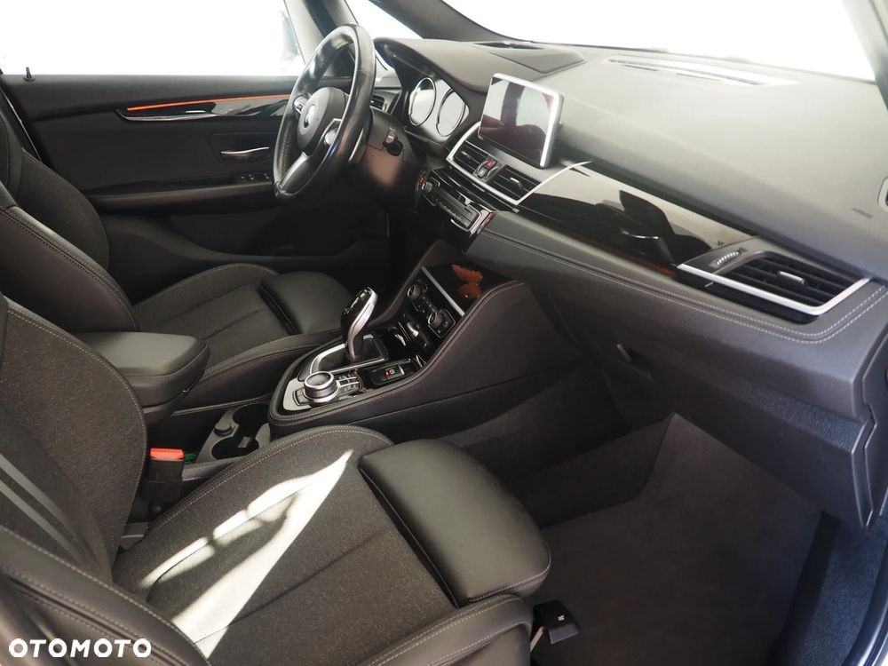 BMW Seria 2 218d M Sport - 33
