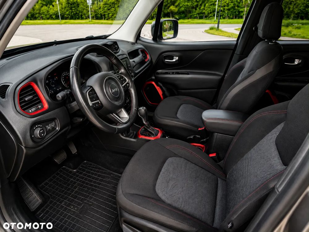 Jeep Renegade - 12